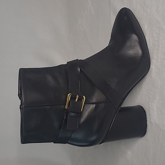 Nine West,  black leather boots with gold buckle. - Picture 1 of 6